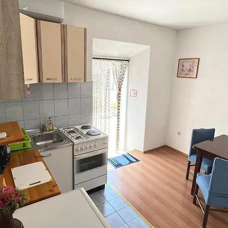 Stella Maris - B * Polače